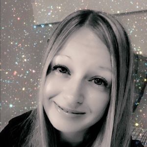 Meet your Posher, Carrie